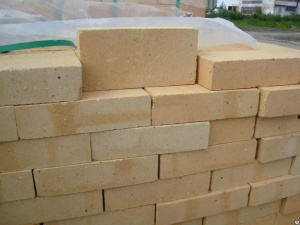 огнеупорный-шамотный-кирпич-768x576