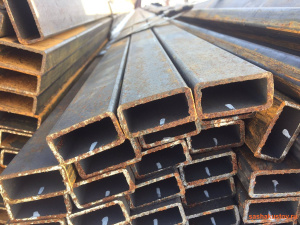 1513019944_truba-profilnaya-foto